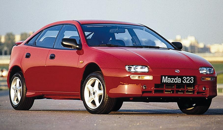 Mazda 323F V6 1994 vs VW Golf 8 1.0 eTSI 20, mazda 323f v6, 0-100, max speed, autolatest, etsi 998 cmc, mhev vs v6, testeauto