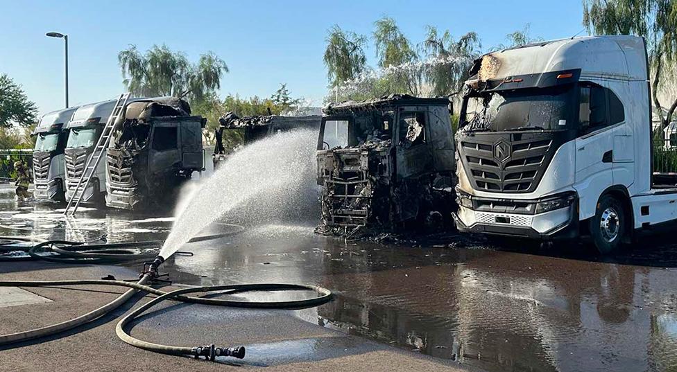 Cateva camioane electrice Nikola au luat foc singure in parcare, dauna totala pentru intreaga flota, incendiu, autolatest whattruck