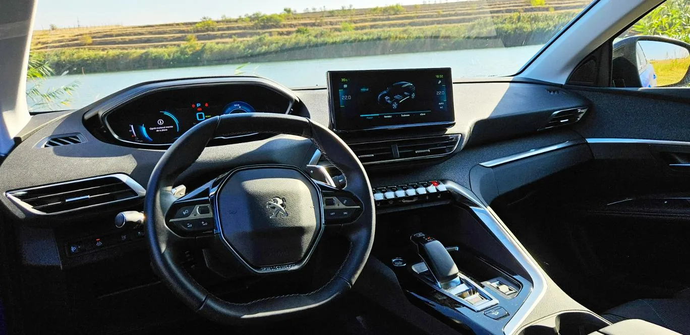 Peugeot 3008 HYbrid4 PHEV e-EAT8 Aisin 2023, test drive, consum, pret , autolatest, drive test, 0-100 km/h, garda la sol, consum real
